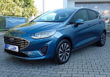 Ford Fiesta Titanium KLIMA LED Winterp. DAB AppleCar