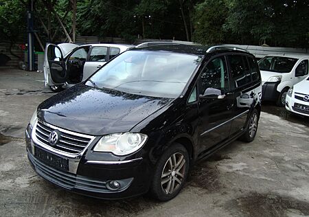 VW Touran Volkswagen 2.0 TDI 125 kW DPF Highline 7 PLAZ
