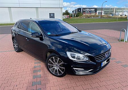 Volvo V60 D6 AWD Plug-in-Hybrid Summum