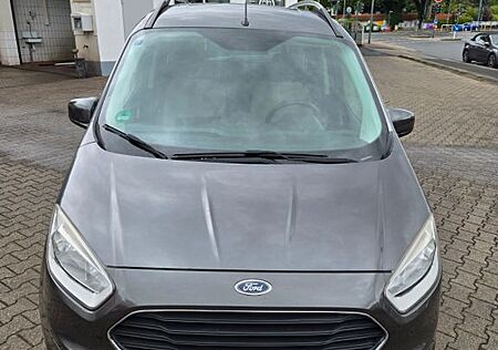 Ford Tourneo Courier 1.6 TDCi 70kW Titanium Titanium