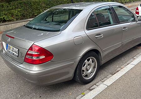 Mercedes-Benz E 240 4MATIC CLASSIC Classic