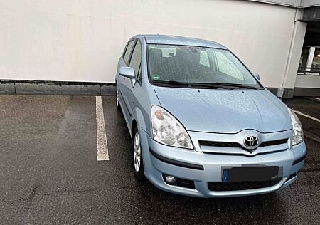 Toyota Corolla Verso 1.8-l-VVT-i Edition 7-Sitzer E...