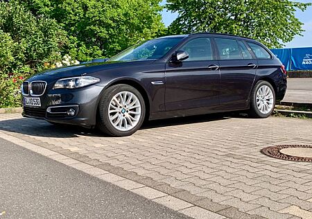 BMW 530d xDrive Touring H/K Logic7 HuD Pano Bi-Xenon