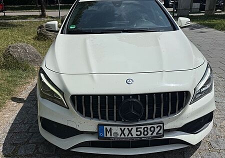 Mercedes-Benz CLA 180 AMG Line AMG Line / Automatik