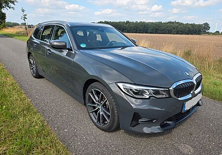BMW 320d Tour Luxury PANO*AHK*HuD*Laser*MildHybrid