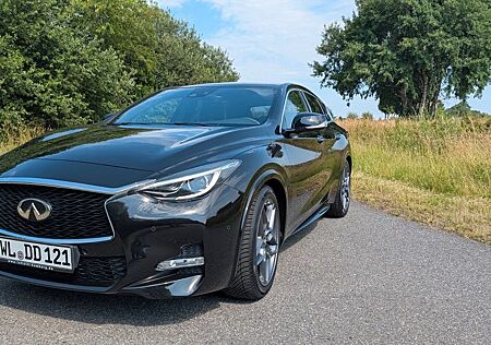 Infiniti Q30S 2.0t DCT AWD Tech Sport  Guter Zustand