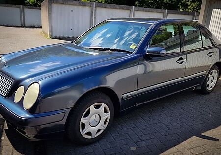 Mercedes-Benz E 220 CDI CLASSIC Classic