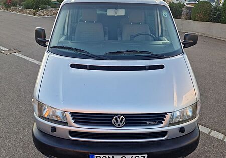 VW T4 Caravelle Volkswagen 2,5-l-Diesel TDI 75kW lang