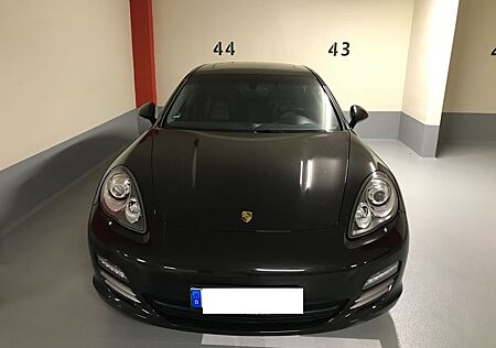 Porsche Panamera 4S