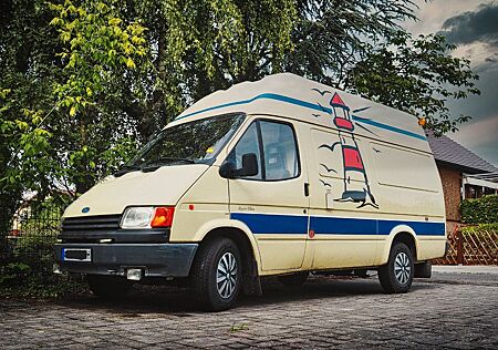 Ford Transit | Oldtimer | Wohnmobil-Umbau mit Herz
