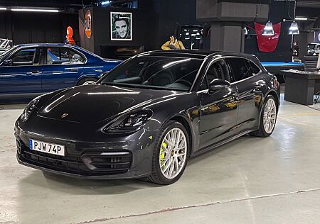 Porsche Panamera Sport Turismo 4 E-Hybrid