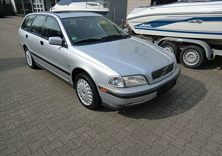 Volvo V40 1.8 - aus 1. Hand - scheckheft