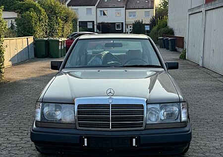 Mercedes-Benz 260