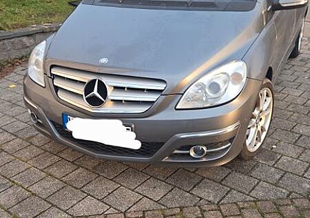 Mercedes-Benz B 180 BlueEFFICIENCY -