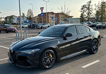 Alfa Romeo Giulia 2.9 V6 Bi-Turbo 375 kW AT8 Quadrifogl...