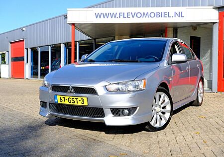 Mitsubishi Lancer Sports Sedan 1.8 Instyle Aut Clima|Navi|L