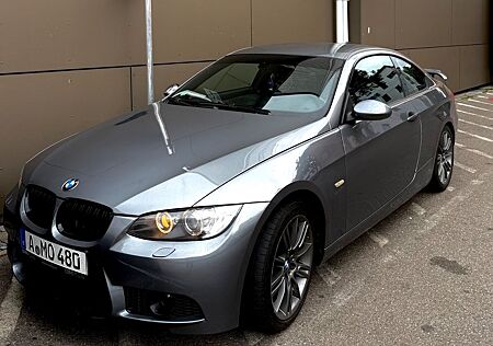 BMW 320i -