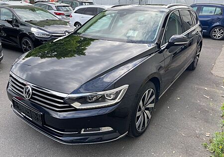 VW Passat Variant Volkswagen 2.0 TSI DSG Highline Vollausstatt