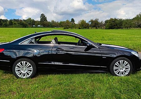 Mercedes-Benz E 350 Coupé CGI BlueEFFICIENCY Avantgarde