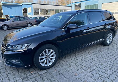 VW Passat Variant Volkswagen PassatVar.2.0TDI-DSG-ACC-LED-Massage-Navi-Kamera