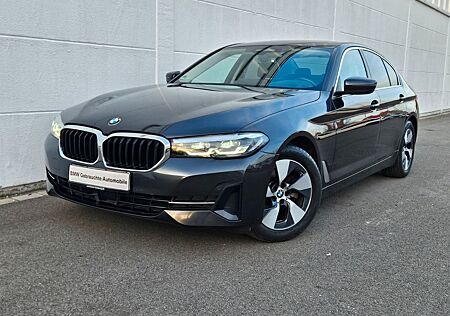 BMW 520d *HUD*AHK*Dr.Ass.+*ACC*KAMERA*M-LENKRAD