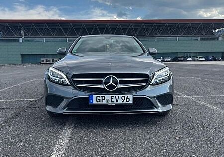 Mercedes-Benz C 180 d -