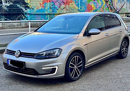 VW Golf Volkswagen 1.4 TSI DSG GTE TÜV/Scheckheft/Voll