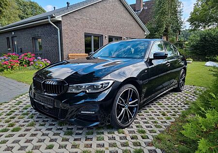 BMW 330e - M Sport, Head-Up, Alcantara