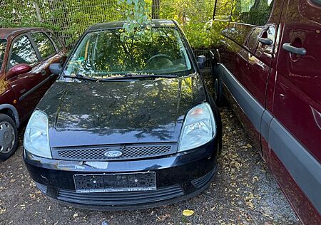Ford Fiesta 1:3 51 kW Ghia