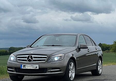 Mercedes-Benz C 180 CGI BlueEFFICIENCY Autom. -