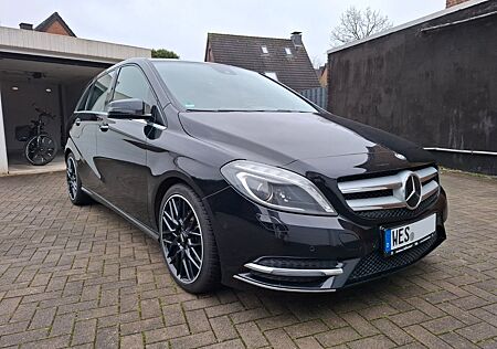 Mercedes-Benz B 200 Distronic Comand ILS Harman/Kardon