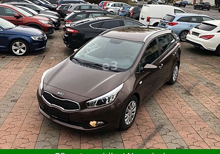 Kia Cee'd Sportswagon Attract;SCHECKHEFT;TÜV 07/26