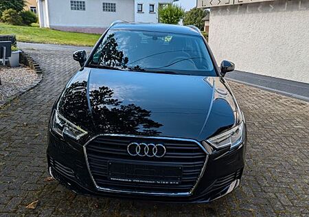 Audi A3 35 TFSI Sportback, 41.000km, EZ 2018