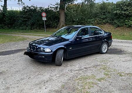 BMW 320i -