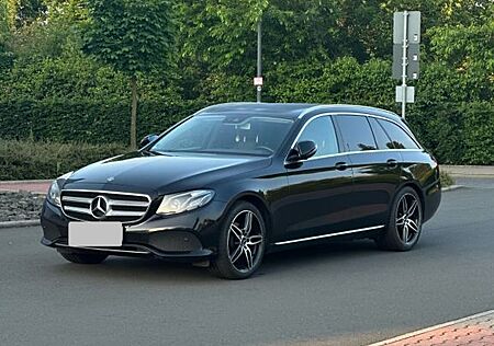Mercedes-Benz E 220 d T Autom. -