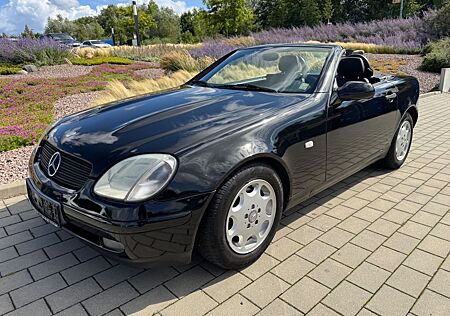 Mercedes-Benz SLK 200 AUTOMATIK LANGSTRECKENFAHRZEUG 2 BESITZ