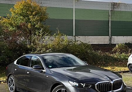 BMW 520d Limousine - M Sportpaket - Travel Paket