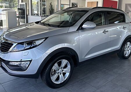 Kia Sportage Vision 4WD Automatik/Navi/Leder/AHK