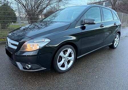 Mercedes-Benz B 180 B180 AUTOMATIK PDC EURO 6 gepflegt!