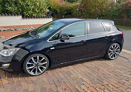 Opel Astra 1.4 Turbo OPC LINE