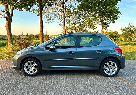 Peugeot 207 mit Panoramadach