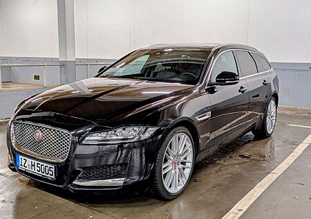 Jaguar XF 20d Portfolio Sportbrake - Scheckheft Jaguar