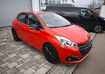 Peugeot 208 PureTech Allure, TÜV, Service, Reifen Neue