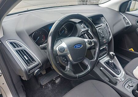 Ford Focus 2,0TDCi 103kW Champions Edition Turnie...