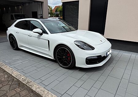Porsche Panamera GTS Sport Turismo Matrix LED, Bose, ACC