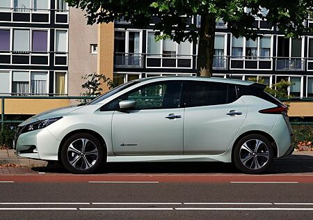 Nissan Leaf 150 PS 40KWH 2.ZERO VHB