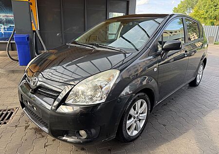 Toyota Corolla Verso 1.8/ 7 Sitzer/ Automatik/ TÜV NEU