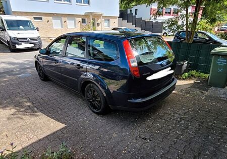Ford Focus 1.6 Ambiente Ambiente "TÜV 10/2026"