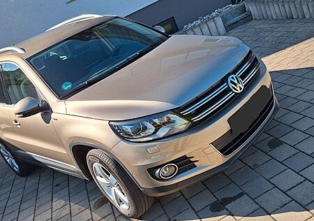 VW Tiguan Volkswagen 2.0 TDI DSG 4MOTION CUP Sport & Style AHK