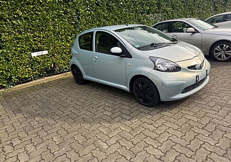 Toyota Aygo (X) Aygo (X) 1,0 City TÜV neu 03/27